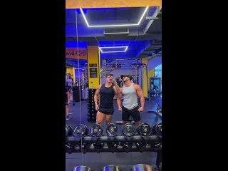 gyms bros jerking off